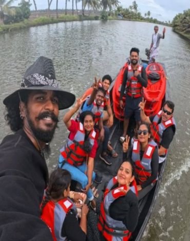 Village kayaking trip in Alappuzha backwaters at sunrise